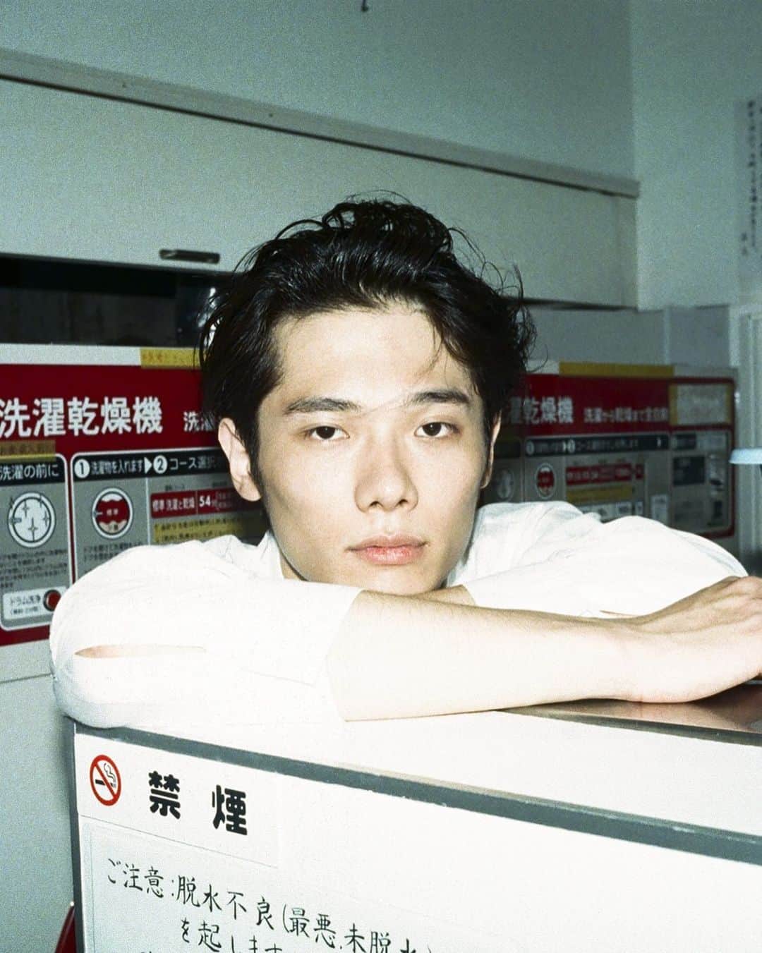 のインスタグラム：「@qetic_official でインタビューを受けました。25歳についてです。よろしくです。写真かっこいい😉 I got interviewed on @qetic_official  Photographer & writer // Ryosuke Misawa @ryosuke_misawa_53  Hair & make-up // Ayaka Marubayashi @maruo11 Assistant // Rina Ishii @rina_ishii_99」