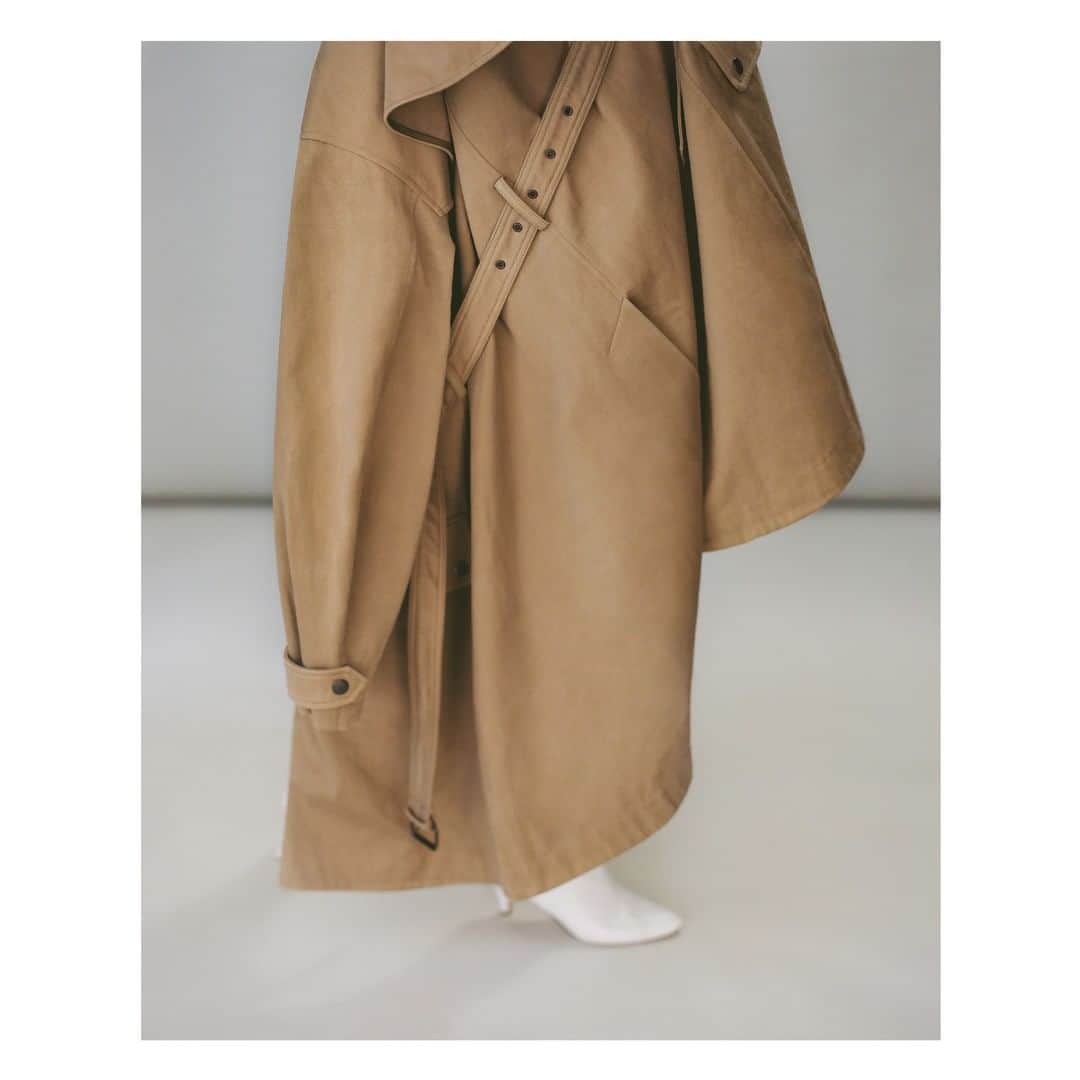 イザベルマランさんのインスタグラム写真 - (イザベルマランInstagram)「White boots, trench coat.  #IsabelMarantEtoile Fall-Winter 2019」9月19日 1時06分 - isabelmarant