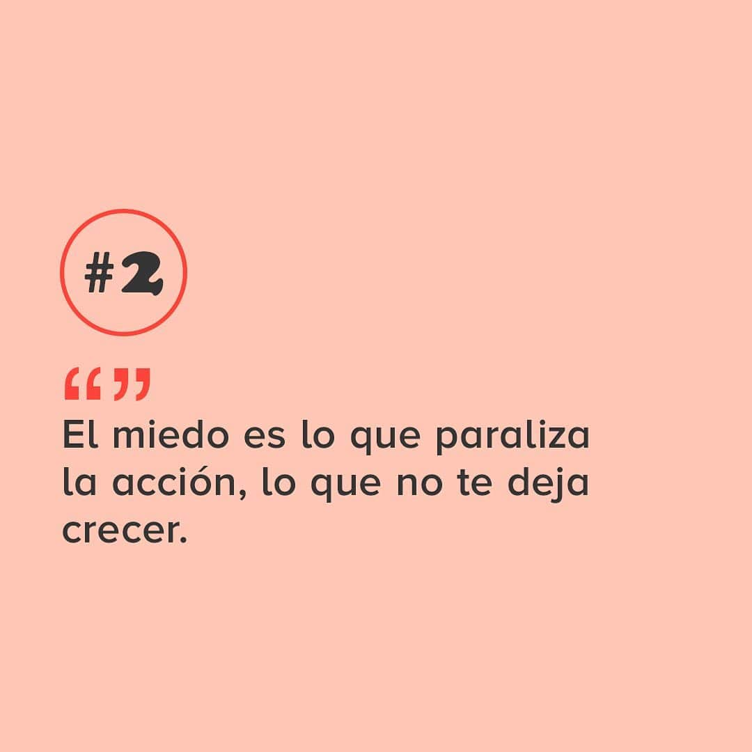 Erika De La Vegaさんのインスタグラム写真 - (Erika De La VegaInstagram)「Luz María Doria es una de las mujeres más influyentes en los medios hispanos en los Estados Unidos.  Actualmente es vicepresidenta y productora ejecutiva del programa matutino “Despierta América” de la cadena Univisión y es autora de dos libros: “La mujer de mis sueños” y “Tu momento estelar” donde ayuda a los lectores a superar sus miedos y encontrar su propia voz, tal y como ella lo hizo.  Aquí les comparto 5 cosas que aprendí de la conversación que tuve con @LuzMaDoria #EnDefensaPropia  #ErikaDeLaVega #Podcast #PodcastEnEspañol #LuzMaríaDoria」9月19日 1時14分 - erikadlvoficial