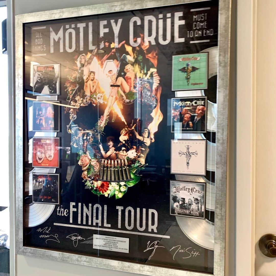 大石 征裕さんのインスタグラム写真 - (大石 征裕Instagram)「Mötley Crüe / HYDE US Manegement Office に訪問。 #hyde」9月19日 1時17分 - oishi_masahiro
