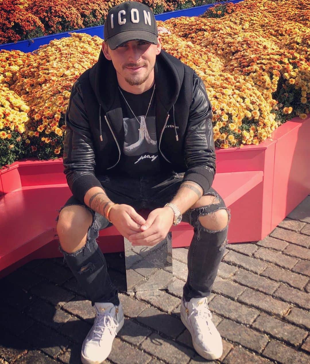 のインスタグラム：「⚫️⚪️」