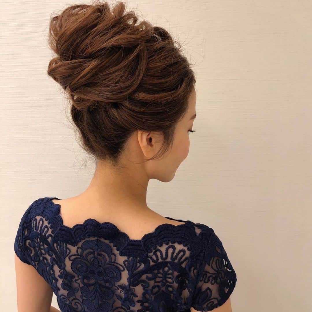 Tomoyo Kitamuraさんのインスタグラム写真 Tomoyo Kitamurainstagram 先日のお客様 クラシカルなルーズ お団子 ヘアメイク ヘアセット ヘアアレンジ ヘアスタイル 銀座 美容師 ウェディング ウェディングヘア ブライダル ブライダルヘア 結婚式 プレ花嫁