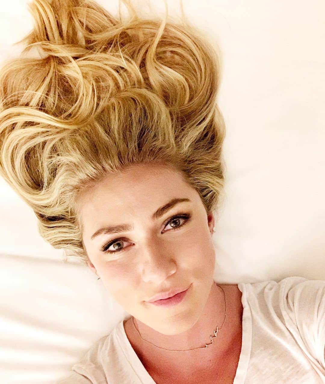 ミカエラ・シフリンのインスタグラム：「👉👀🤷‍♀️🦹‍♀️🙈🤦‍♀️🤣🤣 (I was always envious of Syndrome’s hair😂) #disney #theincredibles」