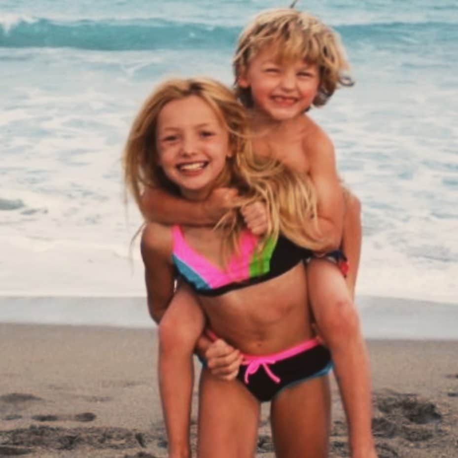 ペイトン・リストのインスタグラム：「love you so much phoenix happy 15th birthday baby bro.」