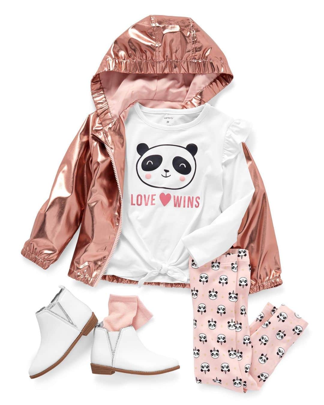 のインスタグラム：「Love pandas?! Or a slick, shiny new rose gold jacket? 🐼💞💫 #rosegold #babyootd #pandas #lovecarters」