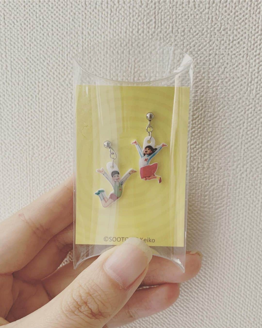 五月女ケイ子のインスタグラム：「pierce in台北 五月女桂子的逆襲展  台湾展でのグッズは現地の方に 全部おまかせで作ってもらったのだけど 開けたらビックリ 台湾ならではの独特でキッチュで可愛いげな物が 生まれてきて、なかなかにワクワクした のでありました。  #五月女ケイ子#keikosootome  #五月女桂子的逆襲」