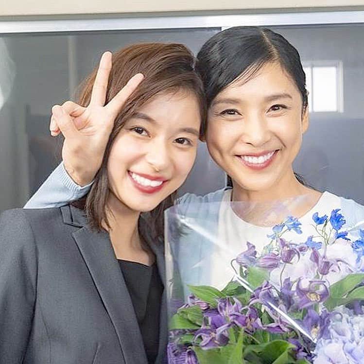 女優ファンアカウントさんのインスタグラム写真 - (女優ファンアカウントInstagram)「#芳根京子#twoweeks  #最終回#朝ドラ#べっぴんさん #黒木瞳#花#クランクアップ #扇風機#francfranc」9月19日 3時25分 - fua_moko