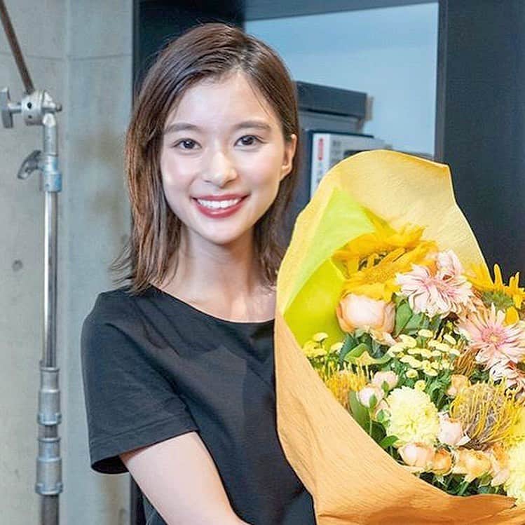 女優ファンアカウントさんのインスタグラム写真 - (女優ファンアカウントInstagram)「#芳根京子#twoweeks  #最終回#朝ドラ#べっぴんさん #黒木瞳#花#クランクアップ #扇風機#francfranc」9月19日 3時25分 - fua_moko