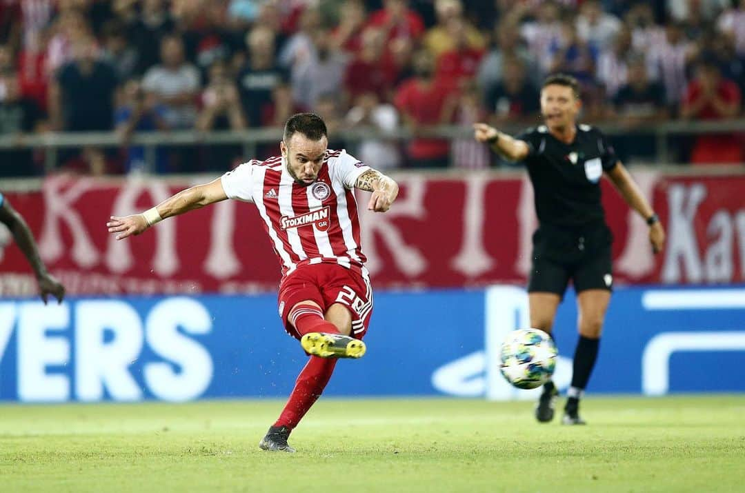 マテュー・ヴァルブエナさんのインスタグラム写真 - (マテュー・ヴァルブエナInstagram)「What a match! We showed the character of #Olympiacos tonight 🔥 #UCL 🏆」9月19日 4時07分 - mv28_officiel