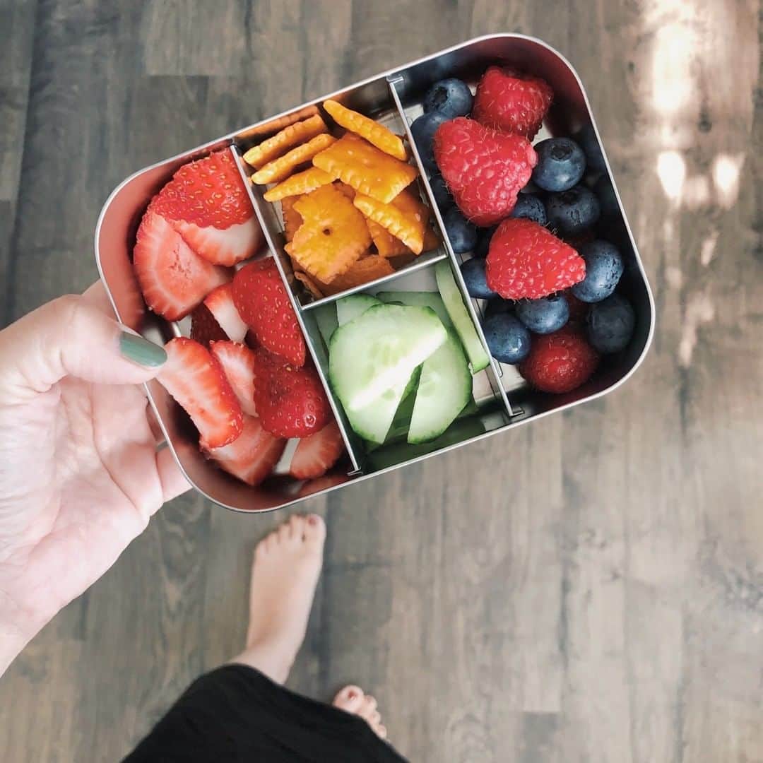 フリーディアのインスタグラム：「Mom's! What snacks do your kids like? I always pack his snack box with fruit and veggies. But am in need of new morning and afternoon snacks. Ideas please!⠀⠀⠀⠀⠀⠀⠀⠀⠀ *⠀⠀⠀⠀⠀⠀⠀⠀⠀ *⠀⠀⠀⠀⠀⠀⠀⠀⠀ *⠀⠀⠀⠀⠀⠀⠀⠀⠀ ママトモ! 子供にはどんなスナックが好きですか？私はいつも息子のスナックボックスに果物と野菜を詰め込みます。しかし、新しい朝と午後のスナックを必要としています。アイデアをお願いします!⠀⠀⠀⠀⠀⠀⠀⠀⠀ #kids #momideas #snacks #lunch #fruits #veggies #toddlerlife #momlife」