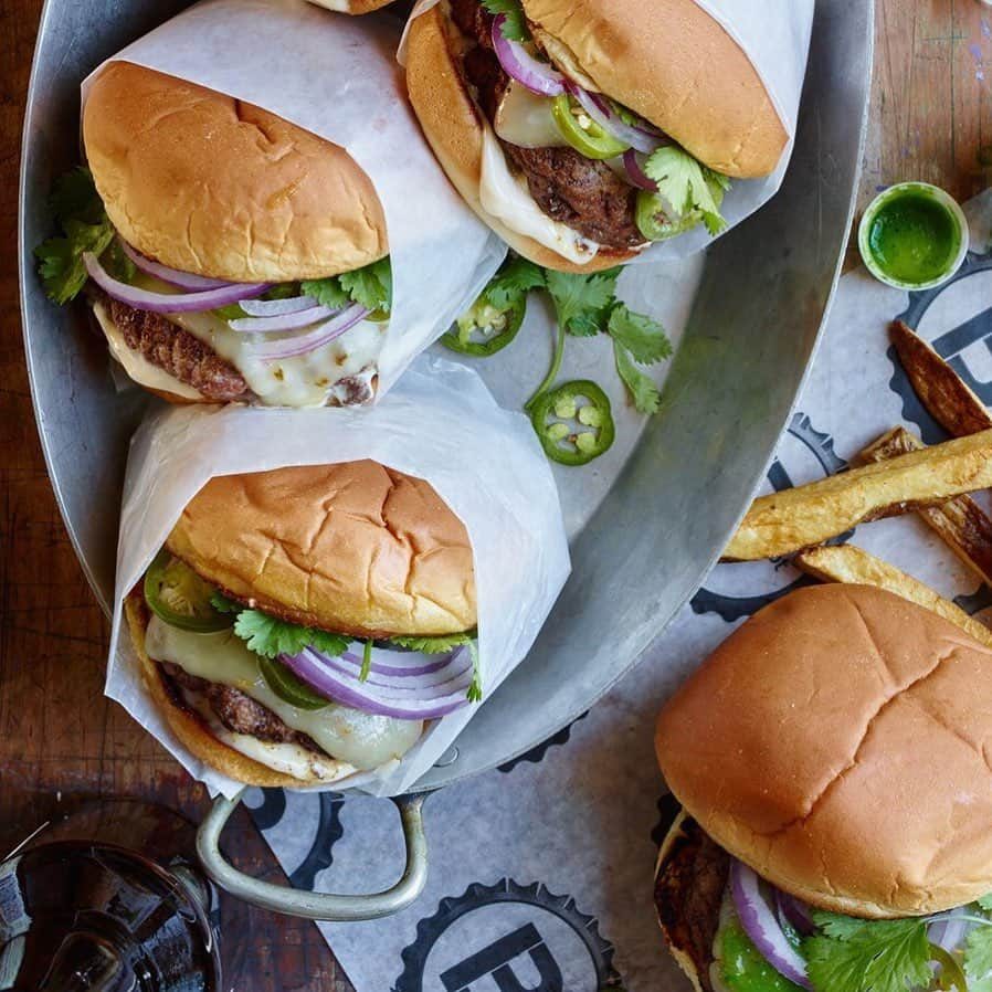 Food & Wineさんのインスタグラム写真 - (Food & WineInstagram)「Why not go all out for #NationalCheeseburgerDay? @chefsymon's recipe from @bspotburgers is seasoned with searingly hot ghost chiles. 🌶Tap the link in our bio for his recipe. 📷: @johnkernickphotography」9月19日 4時52分 - foodandwine