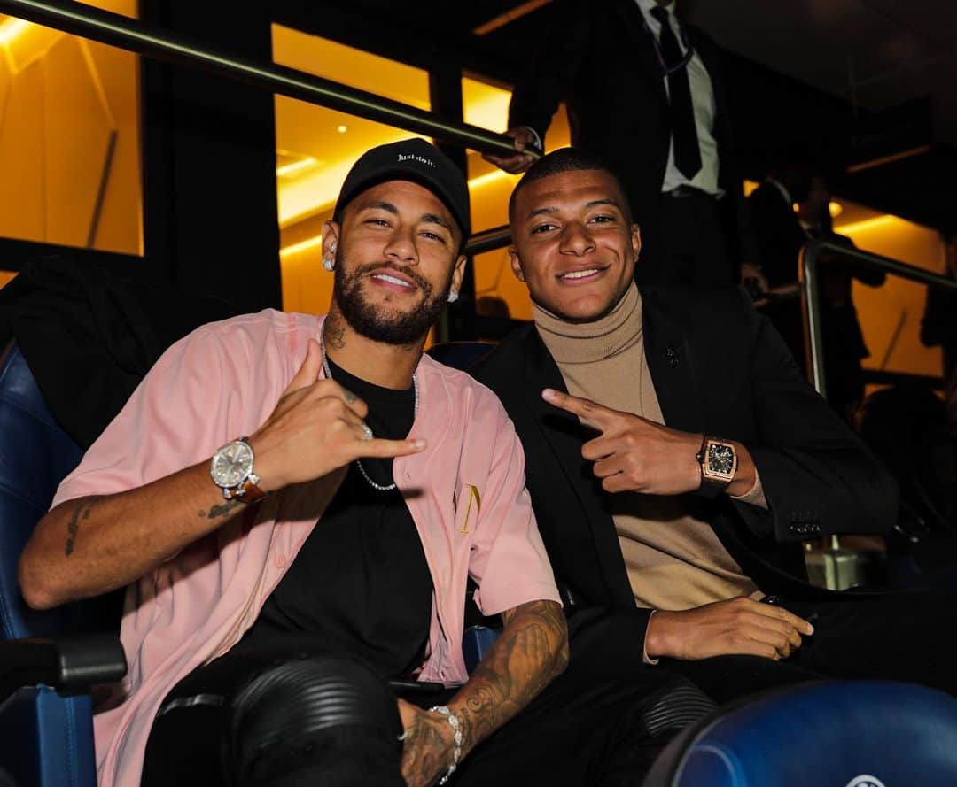 キリアン・エムバペさんのインスタグラム写真 - (キリアン・エムバペInstagram)「MY BRO 🇧🇷🤝🇫🇷 @neymarjr」9月19日 5時11分 - k.mbappe