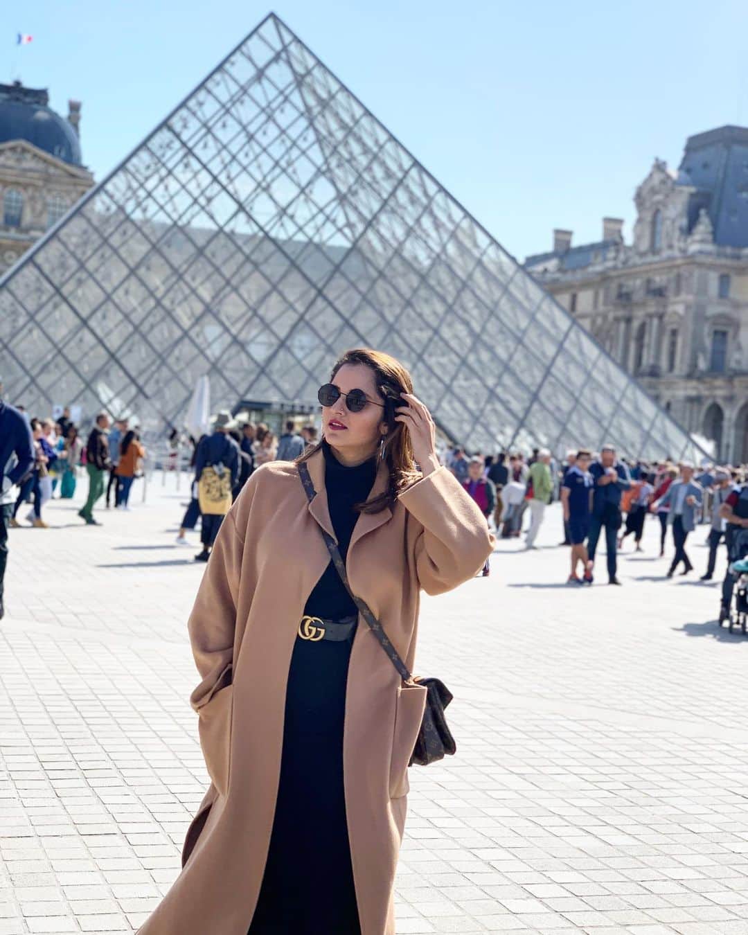 サニア・ミルザさんのインスタグラム写真 - (サニア・ミルザInstagram)「I just ‘Louvre’ you 🖤 #Paris」9月19日 5時36分 - mirzasaniar