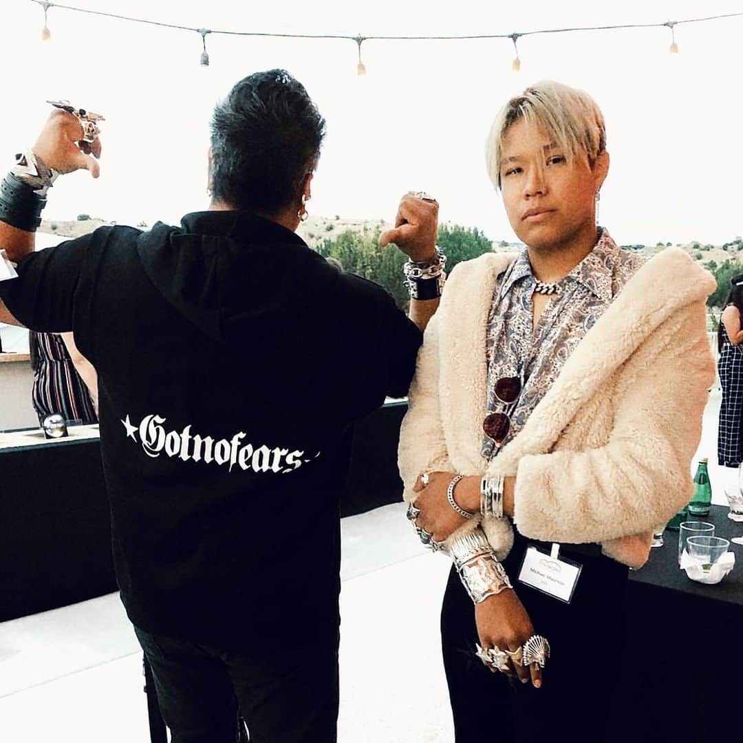 コディ サンダーソンのインスタグラム：「@gotnofears_official @showlo thanks for the love and support you always show us! #gotnofears #codysanderson」