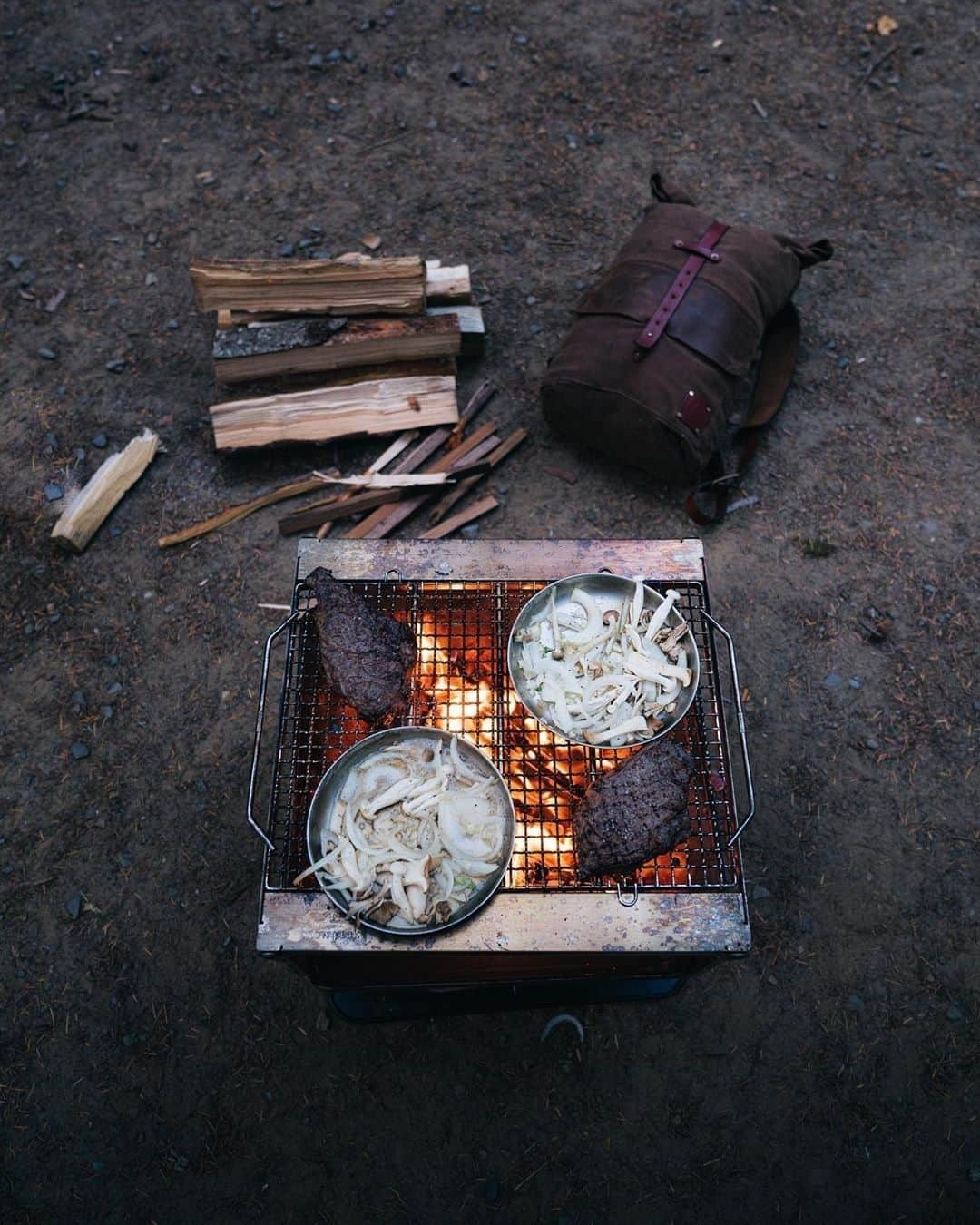 Snow Peak USAさんのインスタグラム写真 - (Snow Peak USAInstagram)「Prime time #takibitime with a bounty of mushroom season. ⠀ ⠀ Photo by @bhaleyimage」9月19日 7時00分 - snowpeakusa