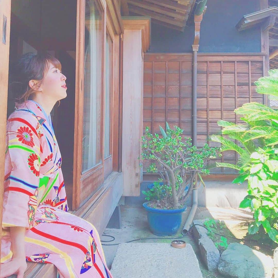 井上麗夢のインスタグラム：「おはよう﻿ ﻿ だんだん涼しくなってきて﻿ 夏も忘れられて行っちゃうね。﻿ ﻿ 今年もありがとう。﻿ でも、まだ私の夏は終わってないよ﻿ ﻿ #夏﻿ #夏休み﻿ #年中無休の夏休み﻿ #宿題﻿ #女優﻿ #井上麗夢」