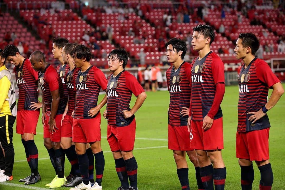 上田綺世のインスタグラム：「雨の中の応援ありがとうございました。 勝ち続けるのはすごく難しいことだと鹿島で実感しています。 でもその環境が1番成長できる。 次、また次と勝ちましょう。 応援よろしくお願いします。  #鹿島アントラーズ #常勝軍団 #acl」