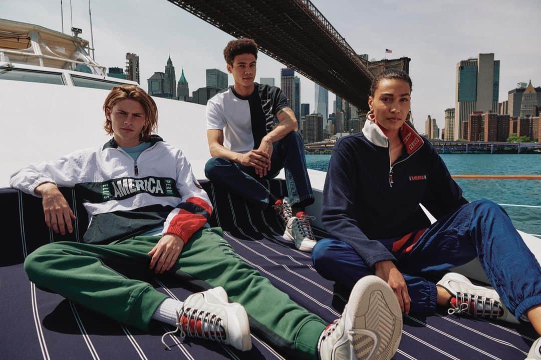ペリーエリスのインスタグラム：「Unity. Style. Artistry. This is #PerryEllisAmerica. Capsule 3 available now. Tap to shop.」