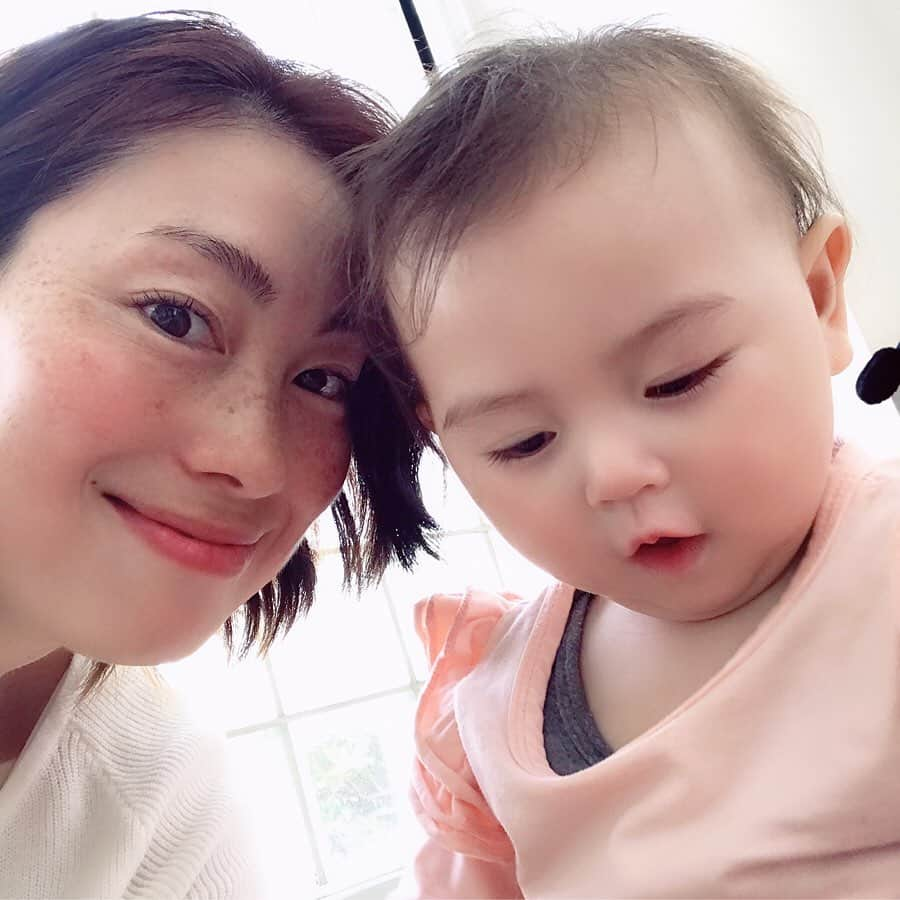 佐藤康恵さんのインスタグラム写真 - (佐藤康恵Instagram)「おはよう❣️ 今日は1歳児クラスの『親子deバレエストレッチ』の講師をします🎵💃キッズも安心して楽しめる親子でアロマの香りを体験してもらい、身体がリラックスした状態でクラシックを聴きながらゆっくりストレッチをしていきます💖  さぁ、たくさんの可愛い💕ベビちゃん達に会える！喜びを抑えつつ、皆さんとステキな時間を過ごせますように🌟康恵先生👩‍🏫張り切りまーす^_^  インスタメッセージやライン@などなど、ご連絡くだされば、人数集まり次第、ストレッチやアロマのワークショップ出来ますよ🌼 モデルのウォーキングレッスンやポージングレッスンも受け付けています。  #ストレッチ講師 #アロマでリラックス #佐藤康恵 #モデル #女優 #歌手 #ミュージカル #actress #singer #ysjewel #model」9月19日 9時12分 - yasuesato.official