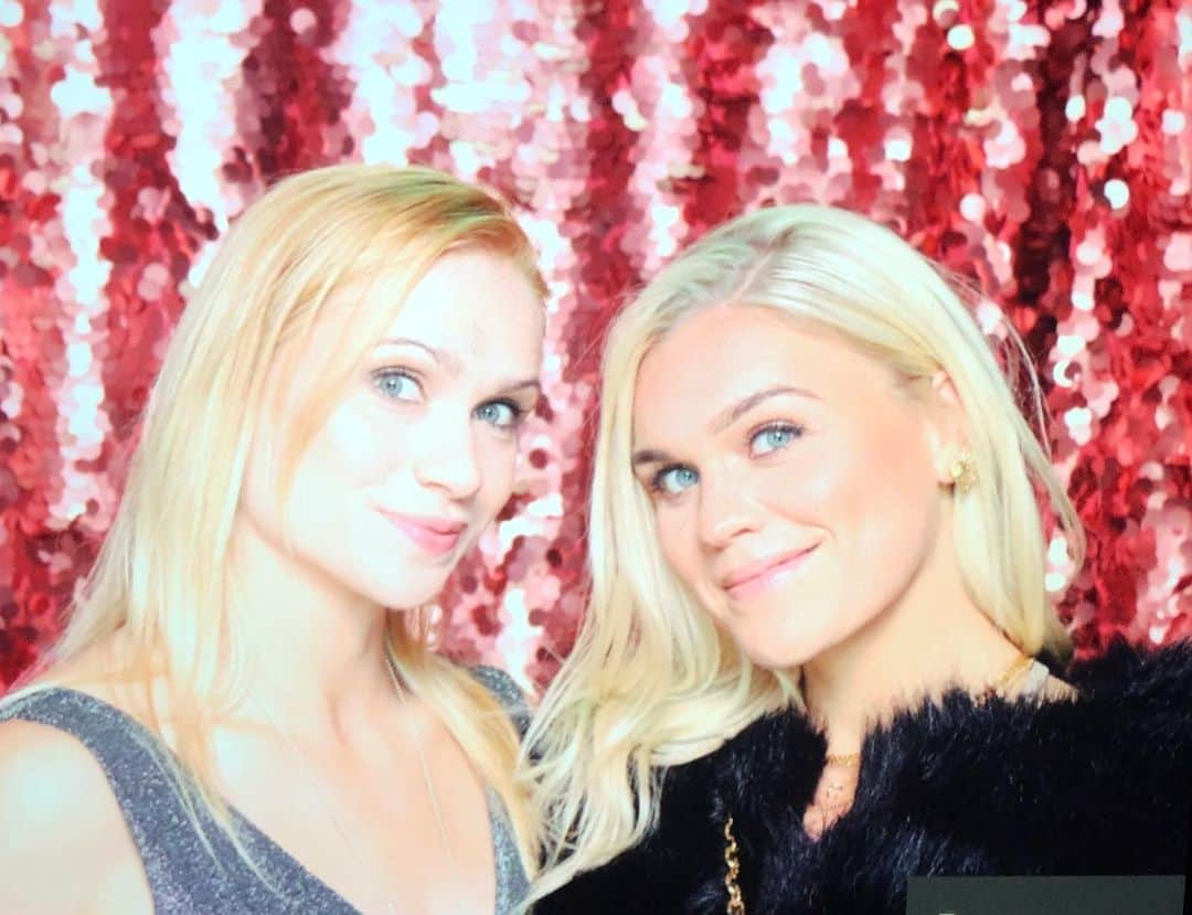 Katrin Tanja Davidsdottirさんのインスタグラム写真 - (Katrin Tanja DavidsdottirInstagram)「Love this one so much there is a whole chapter in my book named after her 😏🔥❤️💋 - HAPPY 30th to this favorite girl of mine. Thankful for my Annie in my life. Let’s keep working out & laughing way too hard until we are old together, ok?! xxx - LOVE. YOU. @anniethorisdottir & I freakin love she shares a birthday with my amma. What a day to celebrate 🥰🥂✨」9月19日 9時10分 - katrintanja