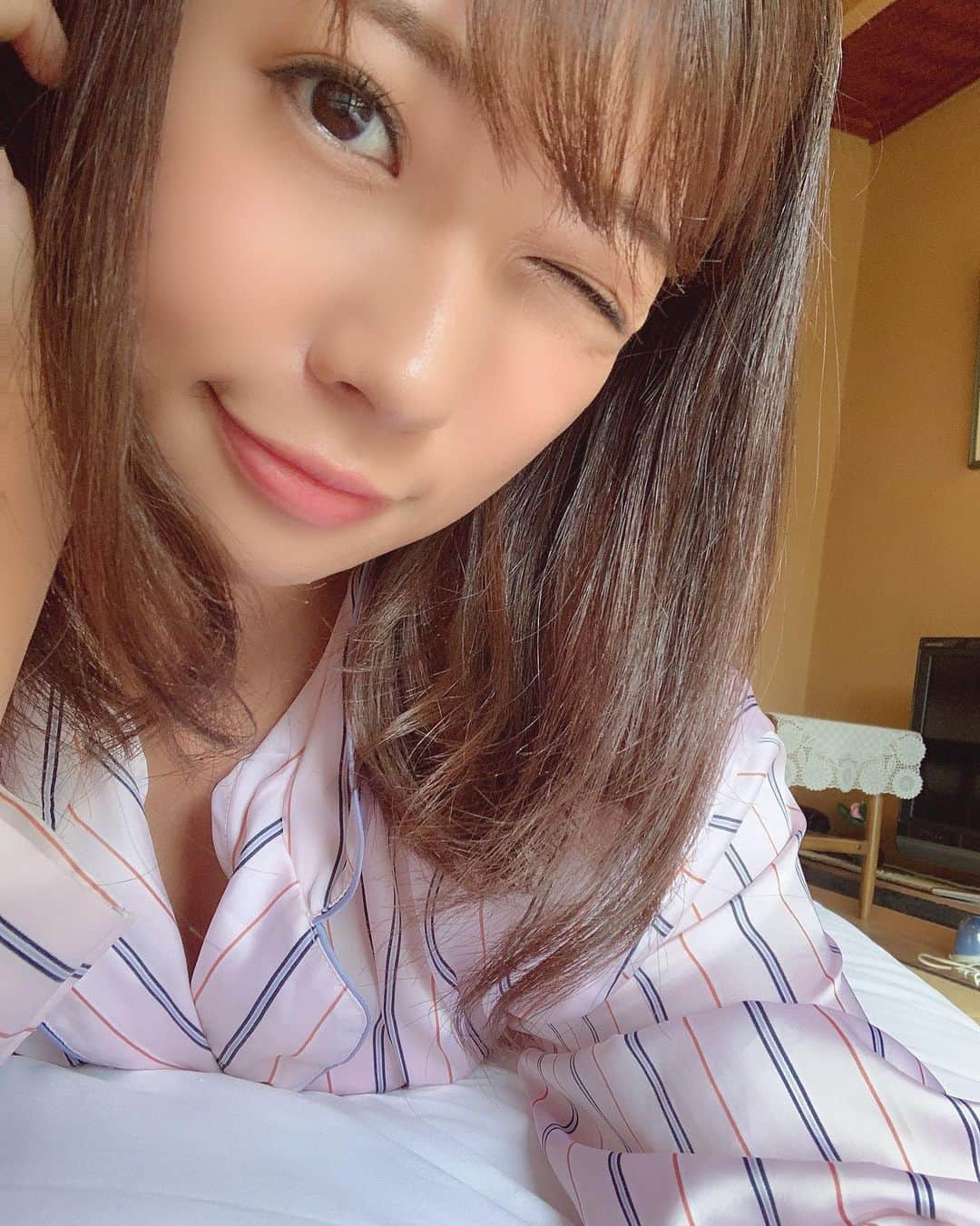 大貫彩香さんのインスタグラム写真 - (大貫彩香Instagram)「おはようございます！ 一本目を撮り終えて、 朝ごはんを頂いてきました🌸 今日も一日頑張ります✨」9月19日 9時23分 - sayaka_oonuki