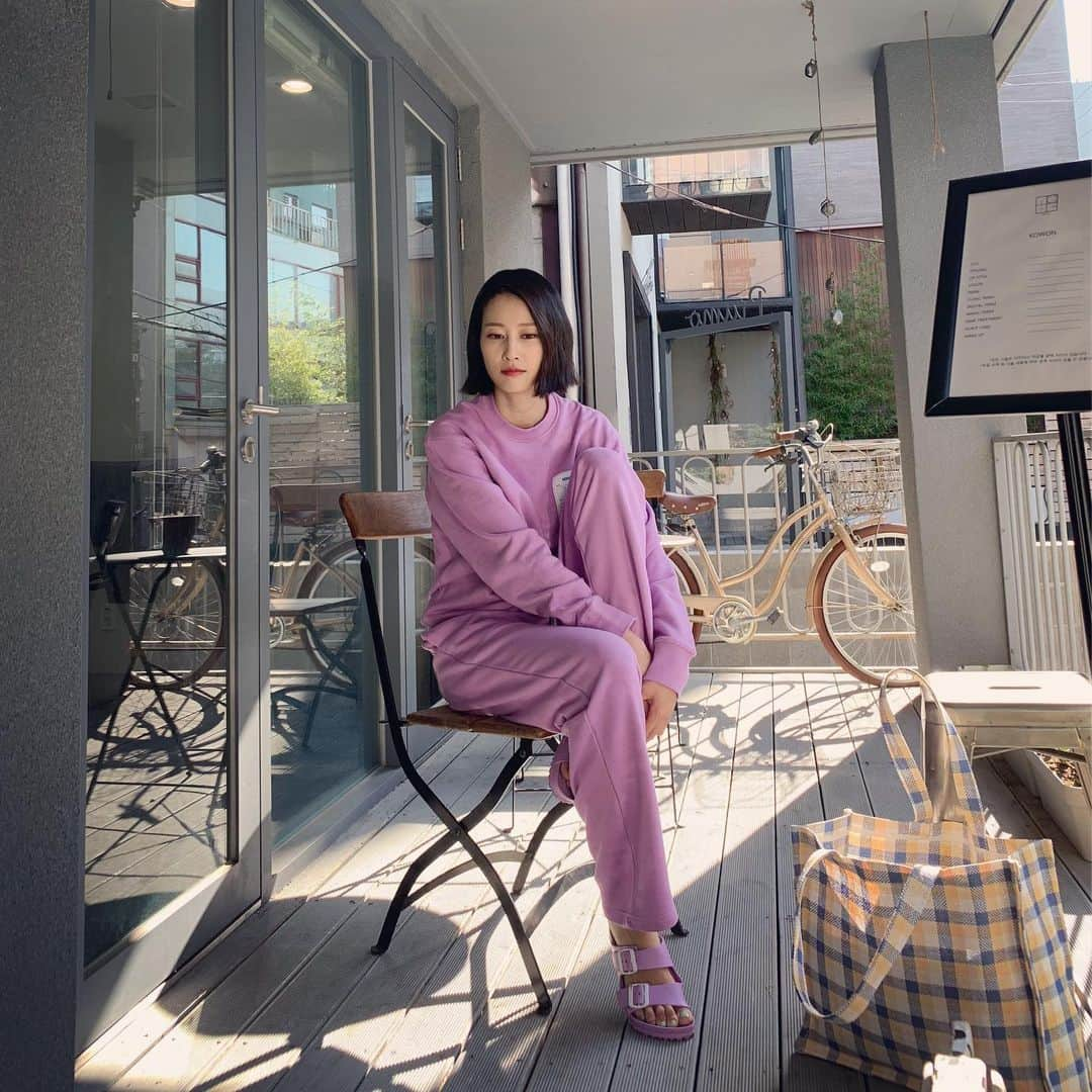 イ・ヒョニさんのインスタグラム写真 - (イ・ヒョニInstagram)「지독한깔맞춤💜」9月19日 9時32分 - lee.hyunyi