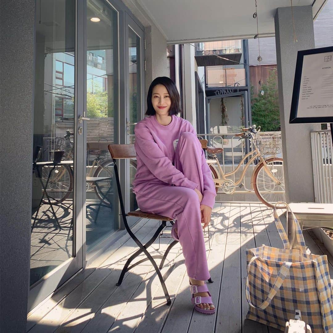 イ・ヒョニさんのインスタグラム写真 - (イ・ヒョニInstagram)「지독한깔맞춤💜」9月19日 9時32分 - lee.hyunyi