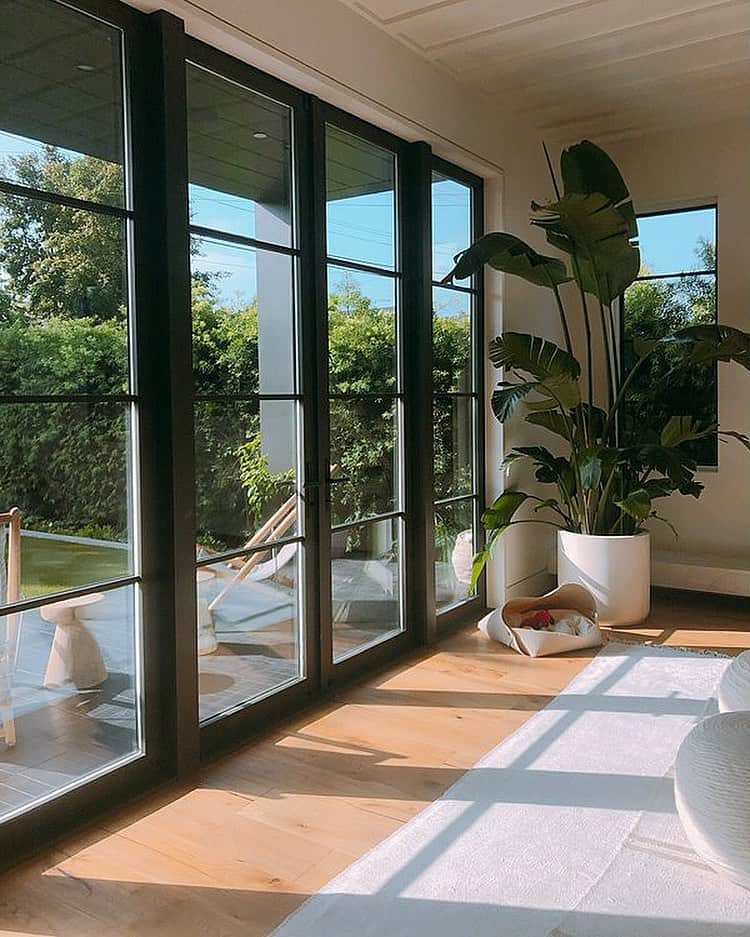 JEN ATKINさんのインスタグラム写真 - (JEN ATKINInstagram)「House is coming together! just wish I could be home to enjoy it 🧟‍♀️ cc @maison_trouvaille」9月19日 9時33分 - jenatkinhair