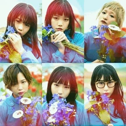 中村松江さんのインスタグラム写真 - (中村松江Instagram)「今日の一曲はBiSHで『My Landscape』です✨ アルバム「THE GUERRiLLA BiSH」に収録。 BiSHは6人組のアイドルグループです。 アイドルグループと聞くと、AKB48とか乃木坂46などの音楽を想像するでしょうが、全くイメージが違います。 WACK所属のアイドルグループの作曲、プロデュースを担当している松隈ケンタのセンスが抜群なので、とにかくいいなと思える曲が多く、この曲も大好きな一曲です。 彼がプロデュースする曲はユニゾンパートが少なく、ソロパートでつないで構成されているのでメンバー6人の歌声が認識出来るつくりになっています。 BiSHのメンバー6人の歌声はそれぞれキャラが立っていて個性的で魅力があるんですが、中でもアイナ・ジ・エンドの歌が圧倒的で、彼女の存在が無かったらBiSHに興味が湧かなかったと思います。 今や人気グループですが、もしもBiSHを聴いたことが無い方がいらっしゃったら一度聴いてみて下さい✨ (№15) #歌舞伎#中村松江 #bish #mylandscape #guerrillabish #アイナジエンド #清掃員 #wack」9月19日 9時39分 - matsue_nakamuraofficial
