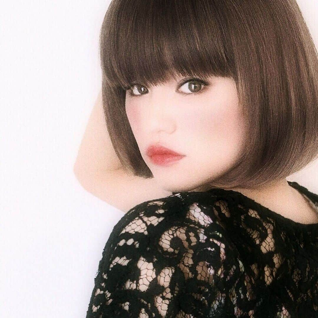 渡部幸也のインスタグラム：「昨日は6時起きで、夜まで長丁場のヘアメイクの撮影の現場に行ってきました📸 今回はライティングとセットが大変そうで、現場のスタッフさんも凄い頑張ってて、刺激をたくさんうけさせてもらいました✨ そして本日からまたサロンにいますので、皆様からのご予約、お待ちしています✨ それでは本日もご予約たくさん、本当にありがとうございます😊 頑張りますので、よろしくお願いします🙇  #ヘアスタイル #ヘア #髪型 #ヘアカタログ #ヘアセット #ヘアアレンジ #パーマ #カラー #ヘアカラー #hair #恵比寿美容院 #代官山美容室 #代官山美容院 #美容学生 #サロン #中目黒美容室 #中目黒美容院 #恵比寿美容室 #サロンモデル #中目黒ランチ #恵比寿ランチ #hpb_hair #中目黒 #代官山 #恵比寿 #渋谷 #ar_magazine #murua #emoda #americanvintage」