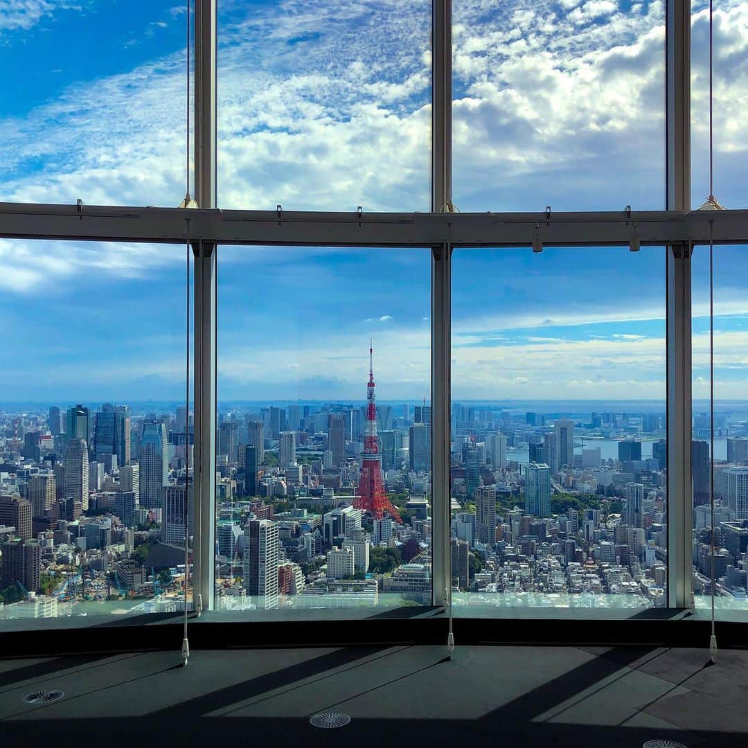 Tokyo City View 六本木ヒルズ展望台さんのインスタグラム写真 - (Tokyo City View 六本木ヒルズ展望台Instagram)「晴天！ #🗼 #tokyo #roppongihills  #observatory  #tokyocityview  #tokyotower #sky #skyscraper」9月19日 10時04分 - tokyocityview