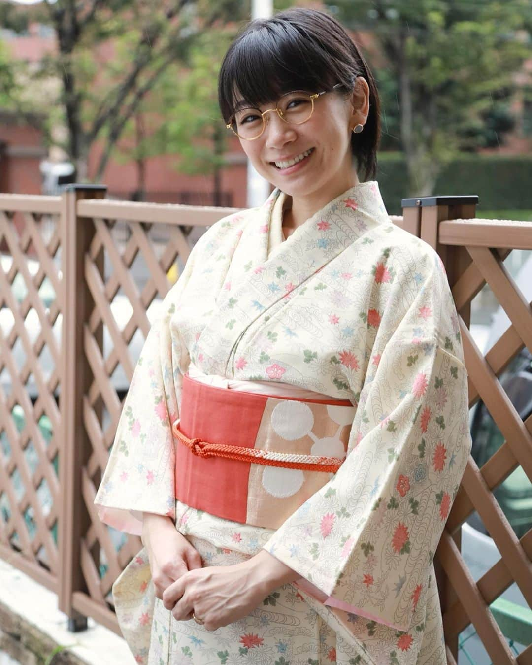 時東ぁみさんのインスタグラム写真 - (時東ぁみInstagram)「着物着付け教室卒業しました👘 ・ 興味のなかった着物に親戚のおかげで興味を持ち、着たくなり、着られるようになり、着物を見ると興奮するようになりました☆ ・ 次の目標は着物でお出かけと着物でイベントです！！ 着物ライフ楽しみます👘 ・ #時東ぁみ #着物 #kimono #着物着付け教室 #習い事 #卒業 #👘 #エコメッセ #寄付 #環境保護 #震災復興 #着物でチャリティー #名古屋帯 #袋帯 #忘れたくない #練習あるのみ #和服美人 #🙅‍♀️ #和服メガネ #🙆‍♀️ #丁寧な生活 #camerawoman @aoi_cameragirl」9月19日 10時34分 - amitokito