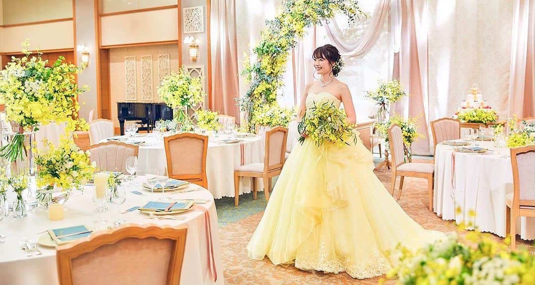 のインスタグラム：「💐💐﻿ ﻿ ウェディングモデル撮影データ💐﻿ ﻿ イエロードレスも可愛い💛﻿ ウェディング撮影で、﻿ いろんなドレスをたくさん着させていただけるの﻿ ほんと幸せ💛💛🥺﻿ ﻿ ﻿ #ウェディングモデル#ブライダルモデル#ウェディングドレス#ウェディング#ゼクシィ撮影#Dressy花嫁#プラコレ#ドレス#wedding#dressy#dress#wedding_mari」