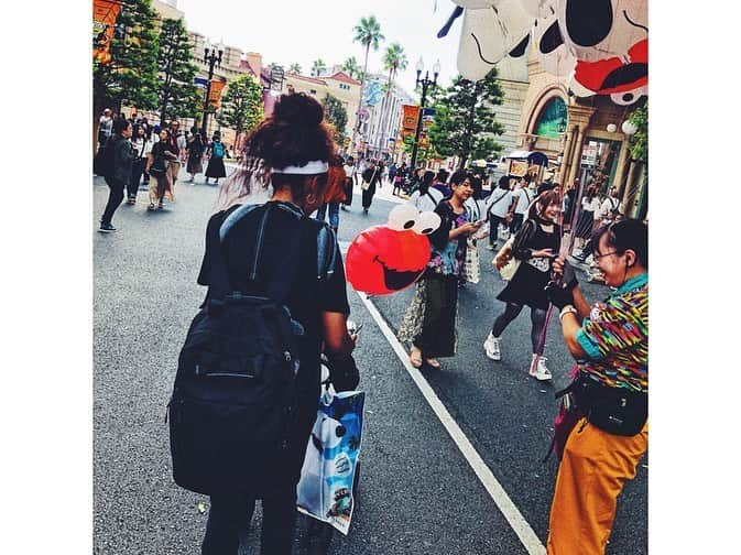 七菜香さんのインスタグラム写真 - (七菜香Instagram)「マリーと数年ぶりの再会♡ TGCやULTRA JAPANで会ってたのに 抱っこ紐してベビーカー押しながら遊ぶ日がくるとはね.w マリーのbabyとうちのbabyは誕生日1日違い♥️ ご飯のタイミングで子供みんな寝てくれて ゆっくりママトークや昔話もできて良き時間だったな☺️ マリーの優しさ強さ全て尊敬してる♡♡ love u!!!♡ ・ ・ ・ ・ ・ ・ #universalstudiosjapan #japan #osaka #friends #baby #babygirl #model #funday #goodday #instagood #女の子ベビー #女の子のママ #生後2ヶ月 #👶🏼 #🌈」9月19日 21時50分 - nanaka0118