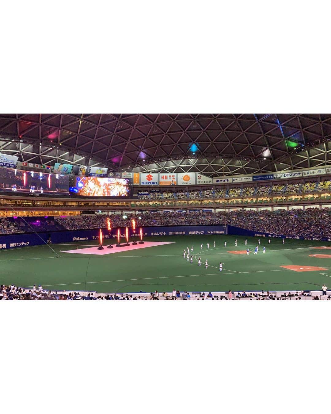 沢井里奈さんのインスタグラム写真 - (沢井里奈Instagram)「♡ . 3連勝！！どらほー💙💙💙 . 福田選手2打席連続タイムリー2ベース、 ロドリゲス投手の3者連続三振は 鳥肌立ちましたし⚾️🌸 マルティネス投手も3者で抑えて 感動でした🥺🥺🥺💕💕 . 4位浮上、、😢✨ 嬉しすぎる！！！！！ . . 今日は元チアドラのしおんちゃんと観戦🌟 久しぶりに会えて嬉しかった☺️💓💓 . フラッシュモブとか 最後のショー｢ドラゴンズライズ2019｣ すごかったです🔥✨ めちゃめちゃ綺麗でした🥺💕💕 . #dragons #nagoyadome #nagoya #baseball #instagood #instagramjapan #japanesegirl #girls #中日ドラゴンズ #中日 #ドラゴンズ #京田陽太 選手 #京田選手 #ファイナルシリーズ #ナゴヤドーム #ドアラ #野球 #野球観戦 #ドラゴンズ女子 #昇竜ユニホーム #ユニフォーム #ユニフォーム女子 #さわー野球 #沢井里奈」9月19日 21時51分 - sawairina