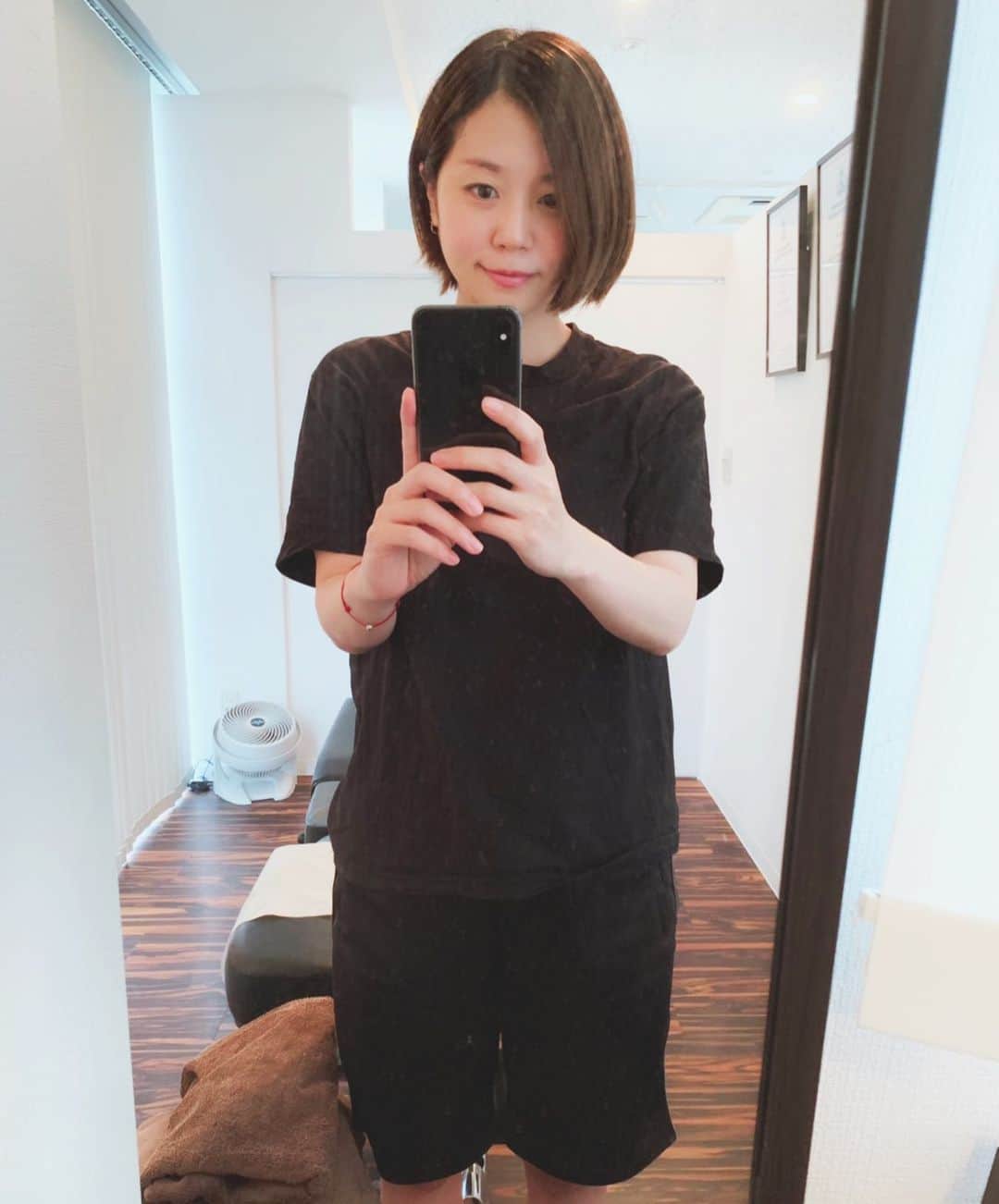 星村麻衣のインスタグラム：「カイロプラクティック3回目。 ボキボキやられるのも慣れてきた☺️ #カイロプラクティック #骨盤矯正 #メンテナンス」