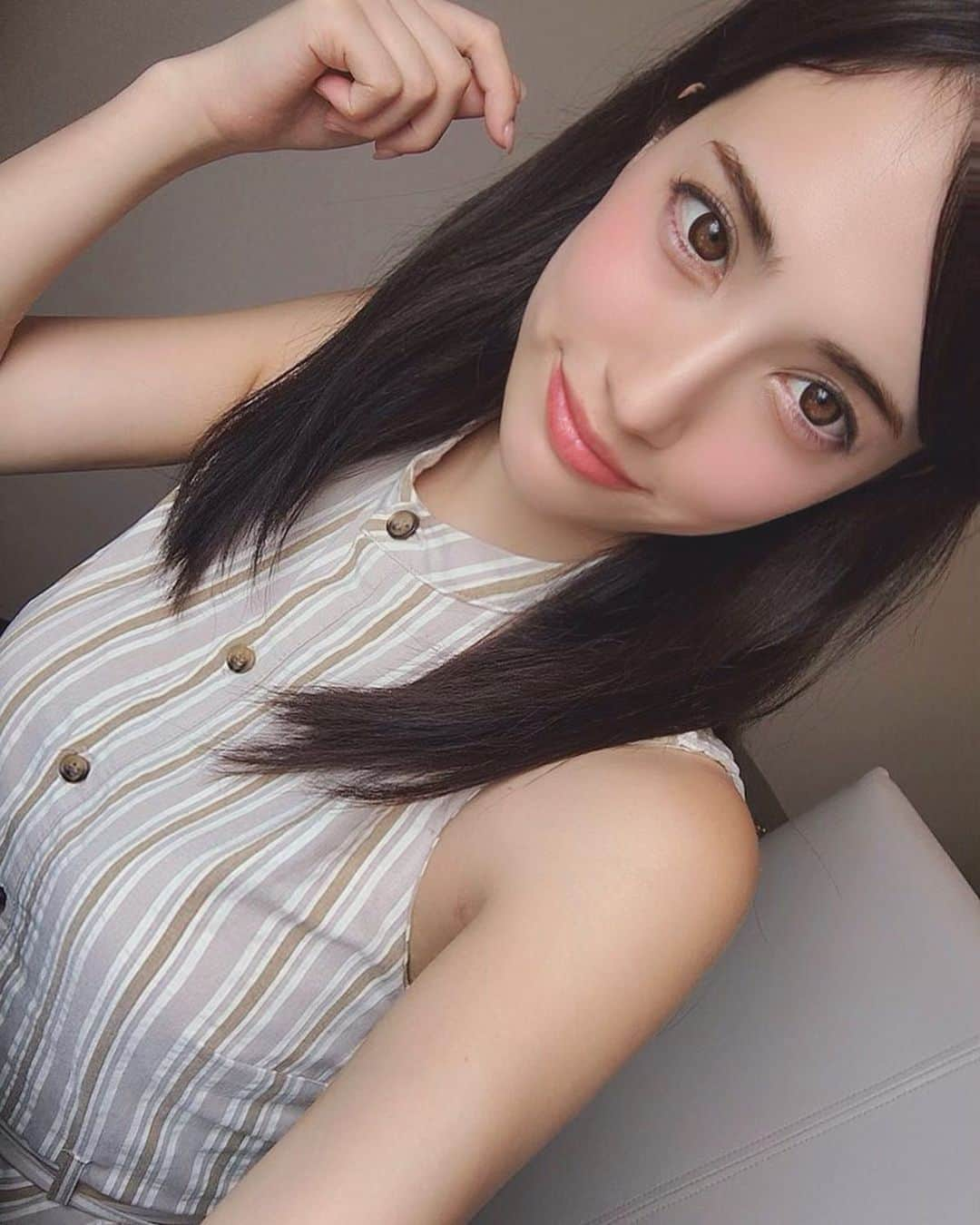 眞木美咲パメラさんのインスタグラム写真 - (眞木美咲パメラInstagram)「🕺🕺 . PLAZAで買ったoperaのオレンジリップに合わせてオレンジメイク🍊 透け感たっぷりの黒髪と相性とてもいい🧡 もう秋だねぇ🍁 @fhitoshi08 いつもありがとう . カラコンは @evercolor1day 🦄 最近黒もつけるようになったよ . ラファエルさん @raphaelangel8183 のYouTube動画公開されました 楽しかった....🏴‍☠️ Pでてます🍣みてねん . #motd #オレンジメイク #evercolor #evercolor1day  #ALT #brunette #PLAZA」9月19日 20時24分 - pamypamypamy