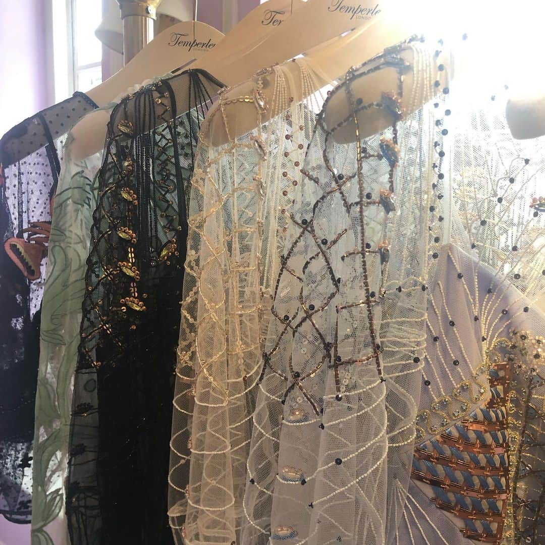 NOVARESE Dress Officialのインスタグラム