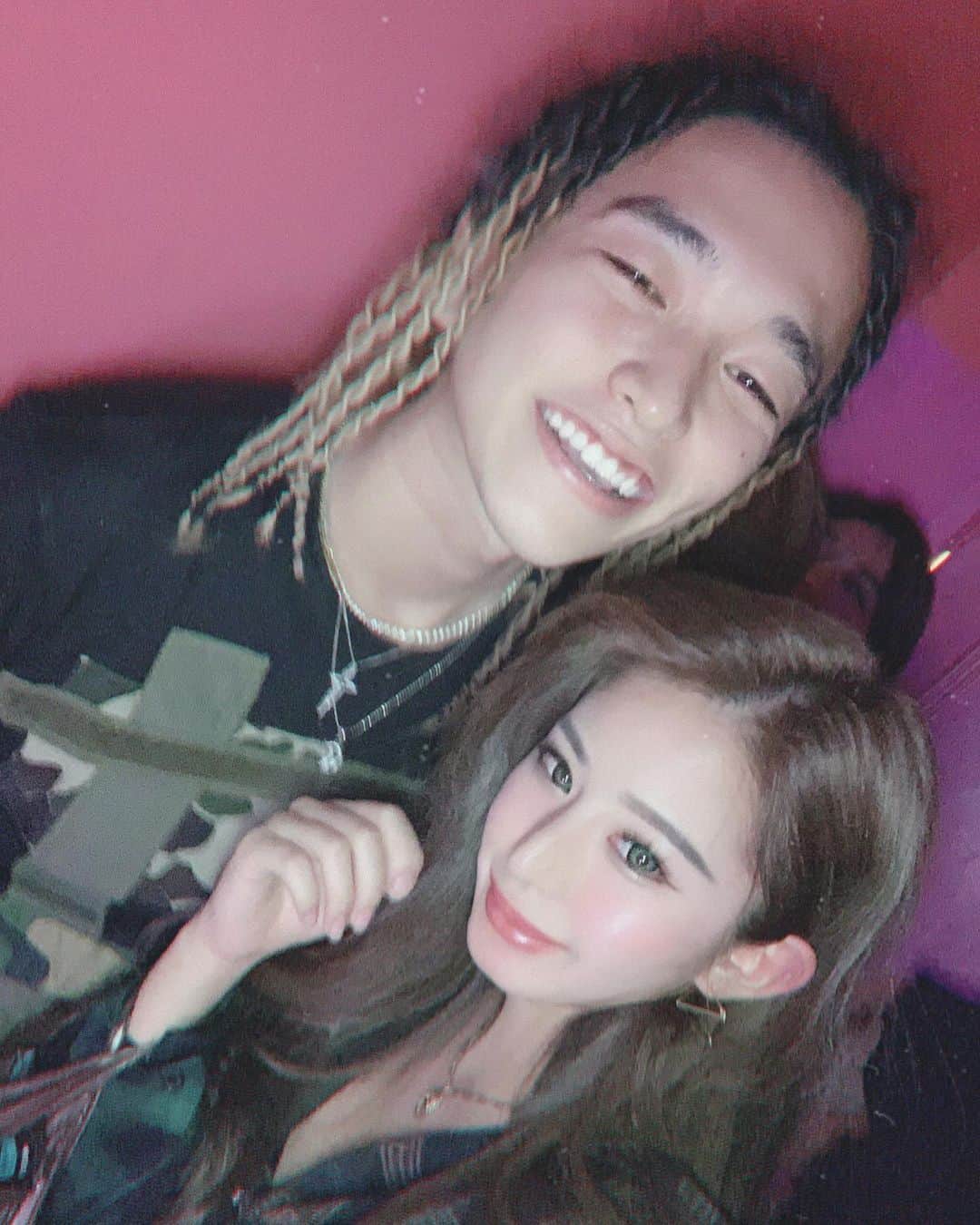 はるぽんさんのインスタグラム写真 - (はるぽんInstagram)「. . 9/17で25歳になりました👑💕 . お祝いのLINE.DM.TEL ありがとうございます🍒🍒 . 当日は @___thepink___ で wilywonkaのLIVE行ってた🙉🎶 . 大好きなラッパーの人らと 喋れて呑めて幸せすぎた🥺 . 締めは かすうどんで〆 . 兎に角 幸せな一日やった💓💞 . #thepink #大阪クラブ #hiphop  #birthdaygirl #wilywonka #vigorman  #gplants #youngcoco #geg #rap  #変態紳士クラブ #舐達麻 #ラッパー  #aphroditegang #rapper」9月19日 20時35分 - harupon96