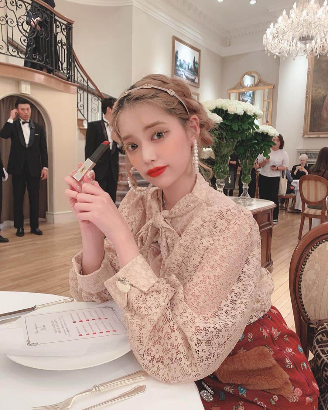 林田沙綾さんのインスタグラム写真 - (林田沙綾Instagram)「♡ 今日はYSL BEAUTYの💄 新作リップ “ROUGE PURE COUTURE SLIM SHEER MATTE” のpartyにいってきたよ♡ マットなのにシースルーなリップ最高によい💋 カラーも全色集めたくなる、、、 💋 今回のシースルーのテーマに合わせて明日発売の @swankiss_official のブラウスでいってきた♡ お気に入り❤︎❤︎❤︎❤︎ ： #シースルーマット#YSLBEAUTY #YSL」9月19日 20時41分 - saaya.xoxo