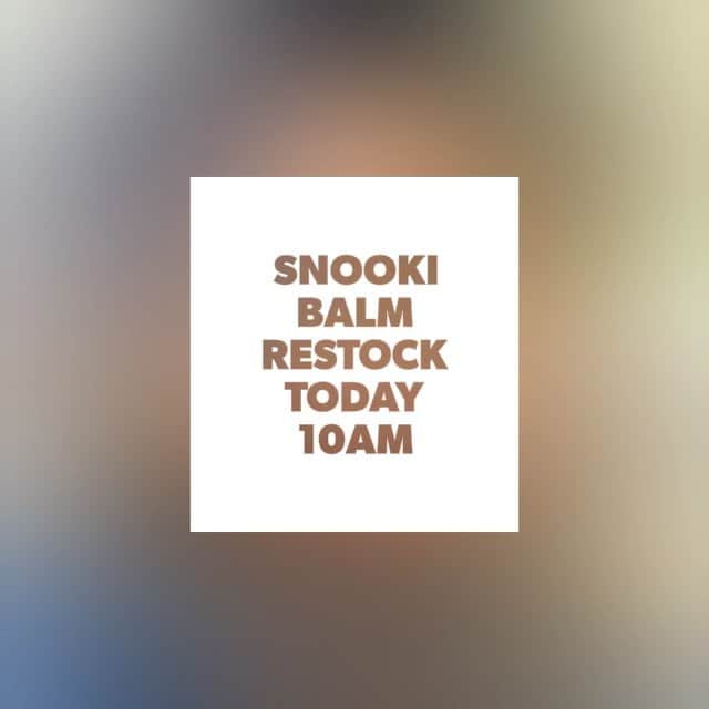 ニコール・ ポリッツィのインスタグラム：「SNOOKI BALMS TODAY 10AM🔥 #SnookiBalms」