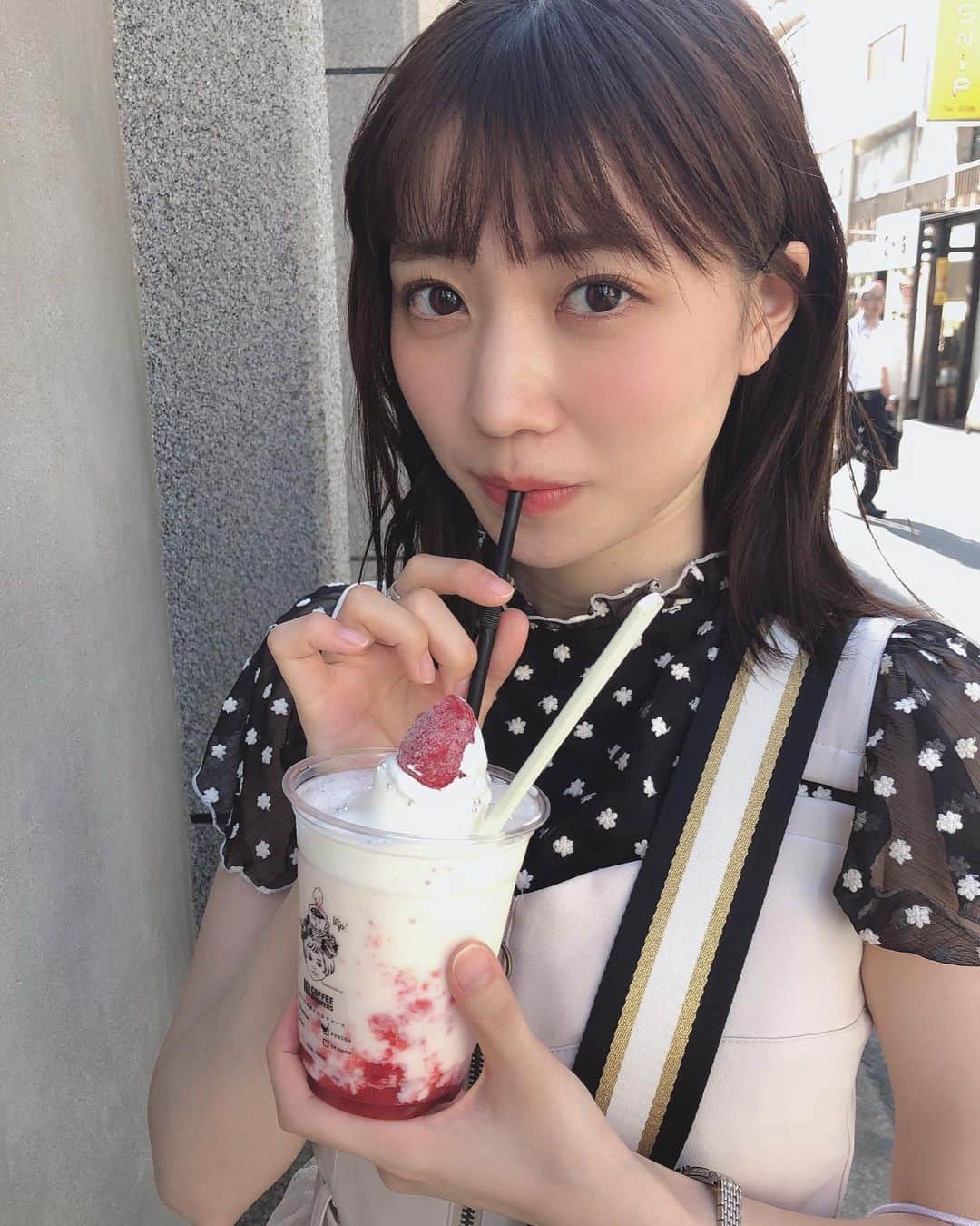 駒田京伽さんのインスタグラム写真 - (駒田京伽Instagram)「🍓🐄🍓﻿ ﻿ ﻿ @10coffee.fuk  Instagramでみて 飲みたいと思ってた🐄🍓 マシュマロ入ってた🐄  #大名カフェ  #福岡 #10coffee  #大名ランチ」9月19日 20時54分 - hiroka_komada