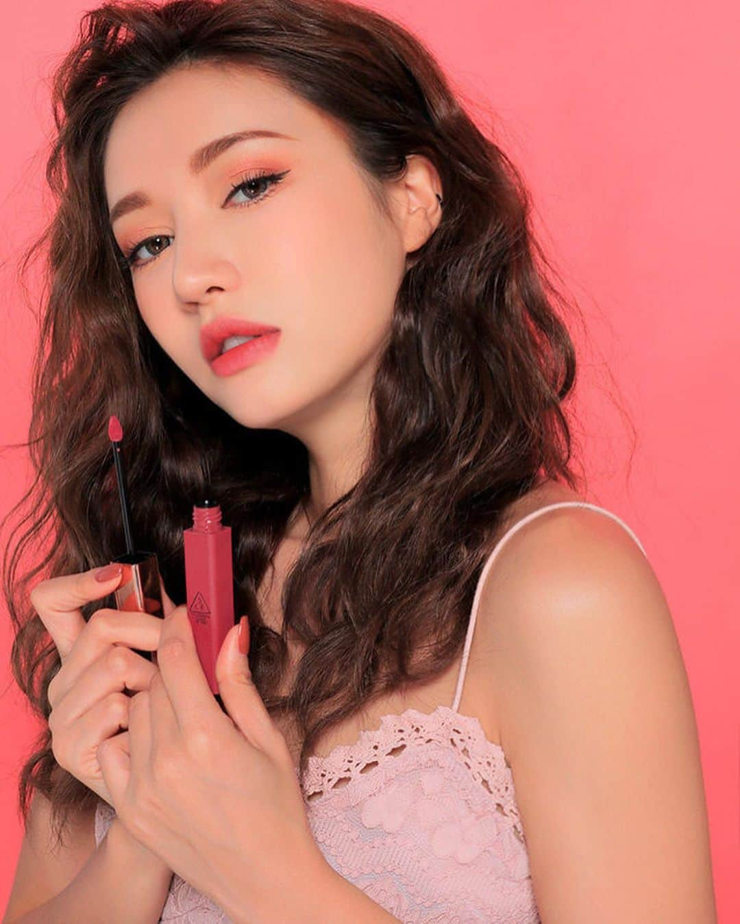 3CE Official Instagramさんのインスタグラム写真 - (3CE Official InstagramInstagram)「3CE CLOUD LIP TINT #PINKALICIOUS 잃었던 생기발랄함을 되찾아 줄 걸리시 로즈 핑크 컬러💕 #3ce #3cecloudliptint #cloudliptint  #3ce클라우드립틴트 #클라우드립틴트」9月19日 20時58分 - 3ce_official