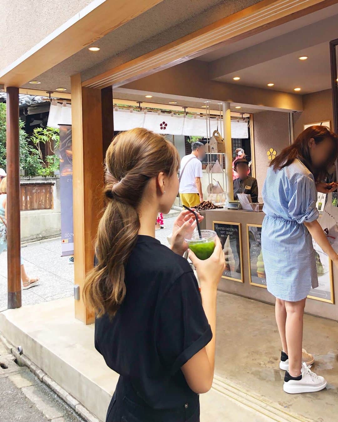 のインスタグラム：「京都の思い出🍵🌾 この髪型30秒で出来て 最近よくやる♡ "くるりんぱ"って調べると やり方出てきます^ ^ 京都楽しかったな♪」