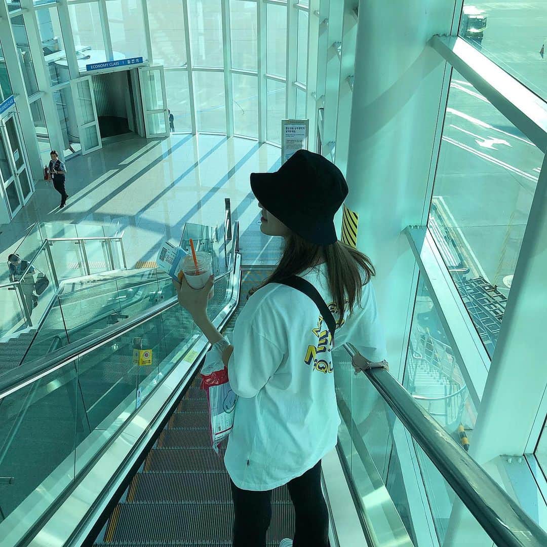 小山莉奈さんのインスタグラム写真 - (小山莉奈Instagram)「조금 전의 추억~♡♡ 🇰🇷✈️💭💖」9月19日 21時19分 - koyama_rina