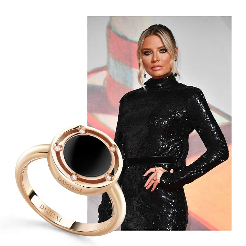 ダミアーニさんのインスタグラム写真 - (ダミアーニInstagram)「The vibrant juxtaposition of jetblack onyx, diamonds and pink gold of #DamianiDSide ring is the perfect add-on to @veronicaferraro eye-catching look.  With white mother of pearl and green malachite: which #DamianiDSide ring will steal your heart? Swipe left to discover more.  #Damiani #DamianiJewels」9月19日 21時30分 - damianiofficial