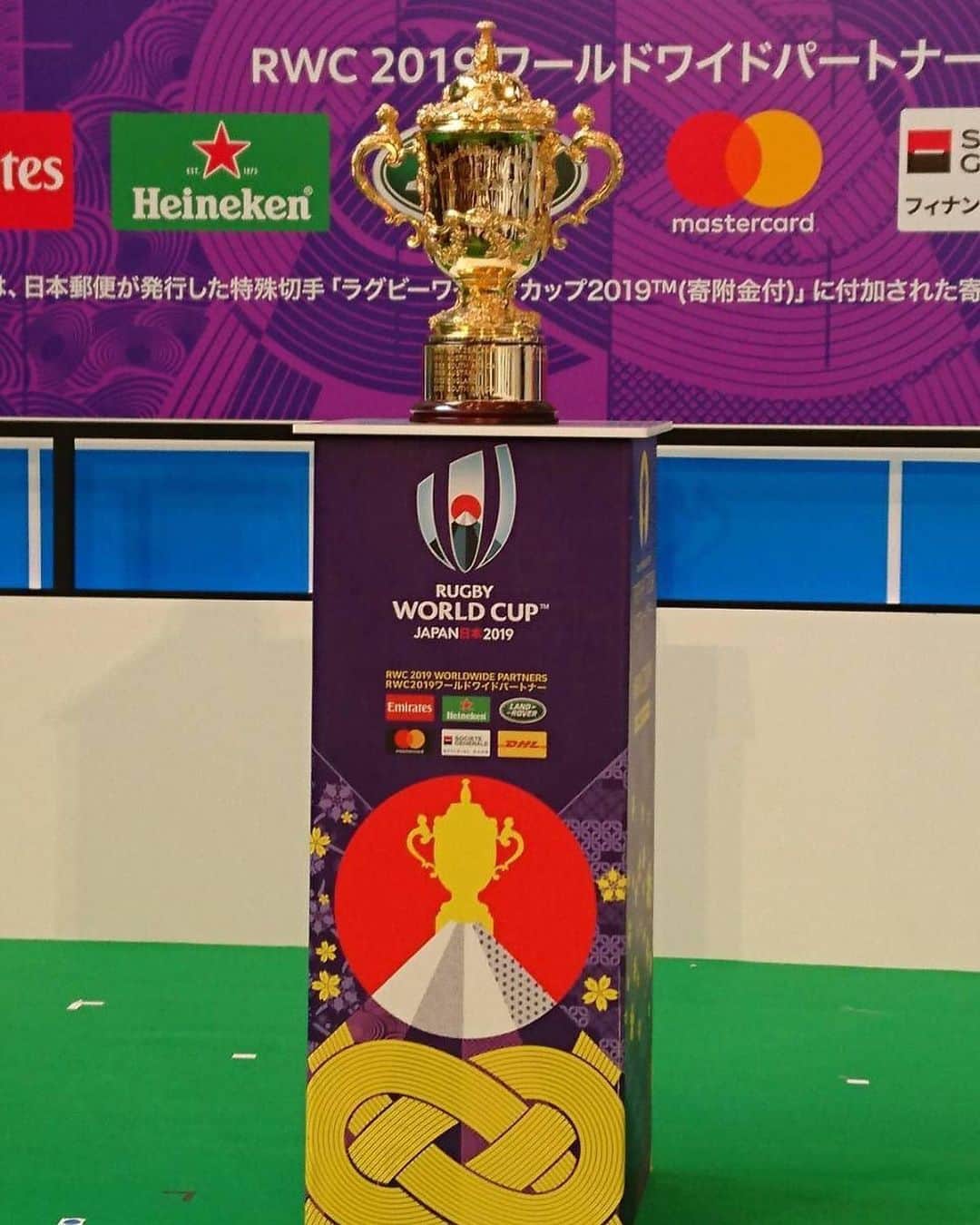 西村志野さんのインスタグラム写真 - (西村志野Instagram)「＊ きょうまでいろいろな場所で 写真を撮ってきましたが、、 いよいよ明日開幕ですね😆💕 楽しみ！！！✨ ＊ #ラグビーワールドカップ2019  #RWC2019 #🏉」9月19日 21時32分 - shinonishimura_