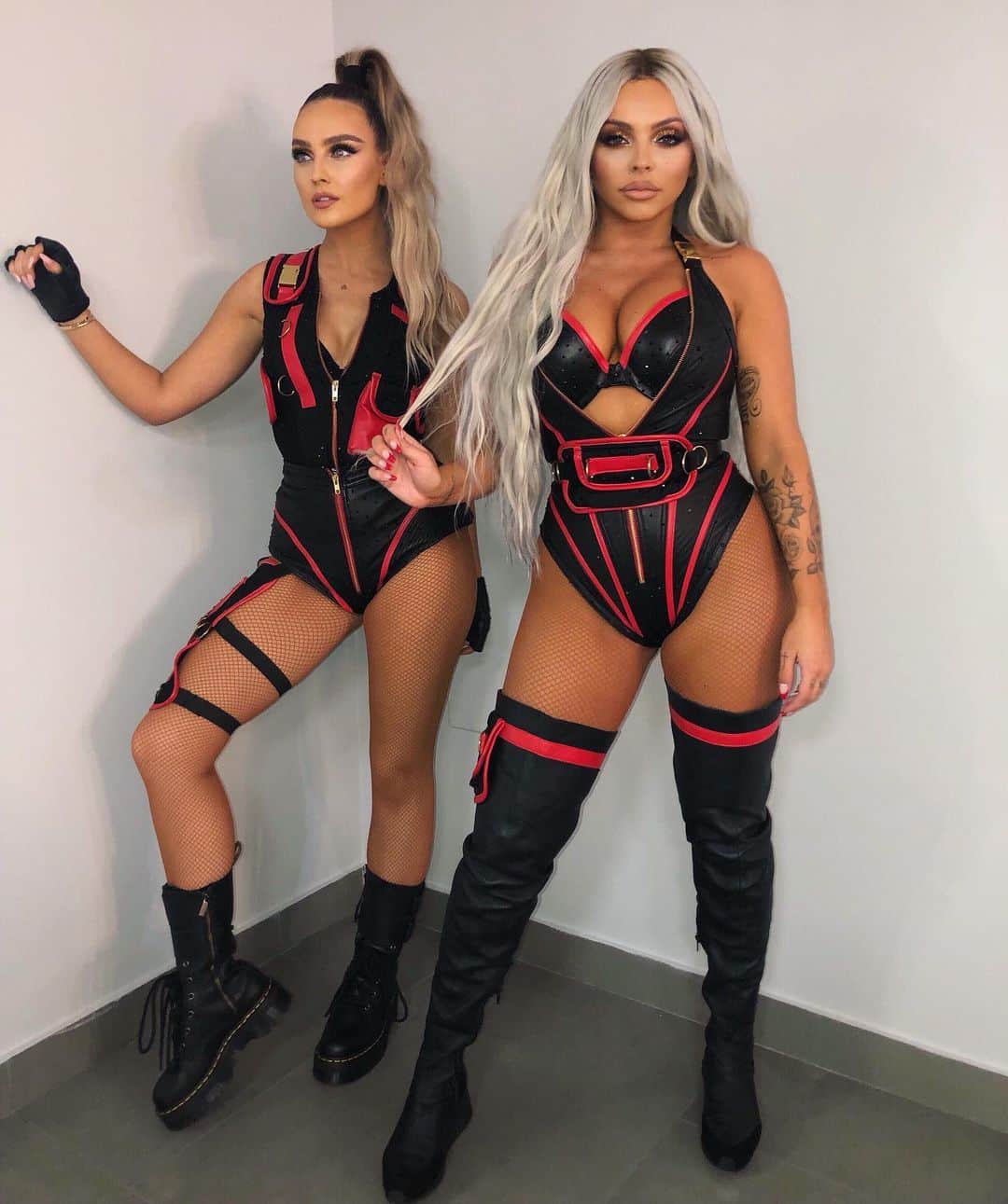 ジェシー・ネルソンのインスタグラム：「My side kick 🖤❤️」