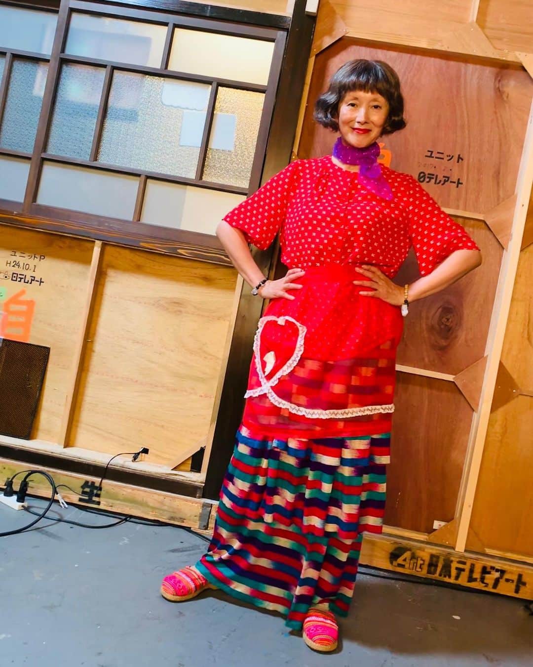 のインスタグラム：「火村英生の推理、OAまであと10日！  で、 時絵さんのワードローブご紹介👚  スタイリングは、亘つぐみさん！ ヴィンテージ風、流石です、、 夏は時絵さん、カラフル❗️ Huluの方が沢山着てるのだけど、、 見てね〜 「ABCキラー」編と、 Huluで2週に渡り 「狩人の悪魔」編が前後編で配信ですぅ  @ tsugumiw #臨床犯罪学者 #火村英生の推理2019 #NTV系 #9月29日 #22時半 #地上波放送終了後 #Hulu #斎藤工 #窪田正孝 #山本美月 #マキタスポーツ #長谷川京子 #高橋メアリージュン #佐藤隆太 #柄本時生 #前田公輝 #山本亜依 #波岡一喜 #濱田マリ #長谷川初範 #夏木マリ  #NATSUKIROCK @mari_natsuki」