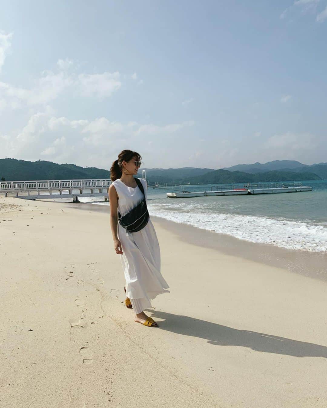 ARISA（和田有沙）さんのインスタグラム写真 - (ARISA（和田有沙）Instagram)「贅沢に自然に囲まれながら ホテルのラウンジでtea time...ㅤㅤㅤㅤㅤㅤㅤㅤㅤㅤㅤㅤㅤ 落ち着いた空間で 癒されました🥺💕ㅤㅤㅤㅤㅤㅤㅤㅤㅤㅤㅤㅤㅤㅤㅤㅤㅤㅤㅤㅤㅤㅤㅤㅤㅤㅤ Leoryで夏に発売した ホワイトのワンピースを ようやく着れた🥺✨ㅤㅤㅤㅤㅤㅤㅤㅤㅤㅤㅤㅤㅤ ビーチ沿いを真っ白の ワンピースで歩く事が 密かに楽しみだったの🙈💕 ㅤㅤㅤㅤㅤㅤㅤㅤㅤㅤㅤㅤㅤ  #沖縄#奥間#女子旅 #laviedeleory#leory#LeoryxEBLÓA #beach#ラヴィドゥレオリー#レオリー#レオリーエブロア#arisa_fashion」9月19日 12時58分 - wadaarisa